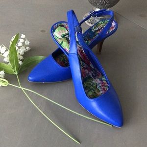 Spring time sweetness! Sling back heel!